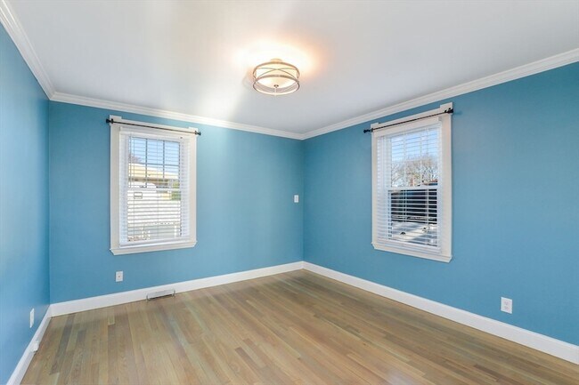 Building Photo - 325 Park Ave