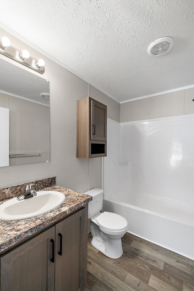 Building Photo - 687 Elmdale Ln