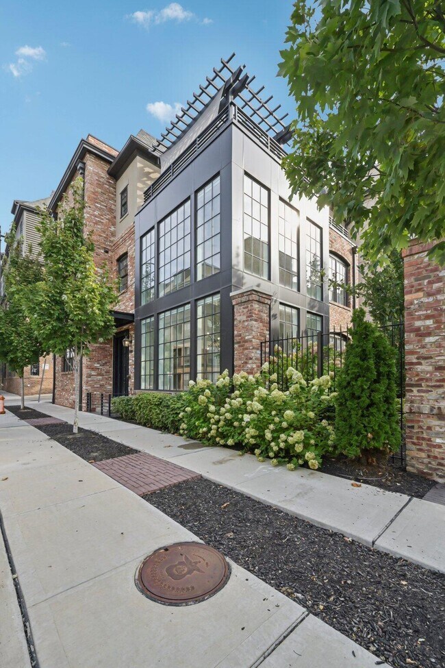 Building Photo - 100 Normandy Ave