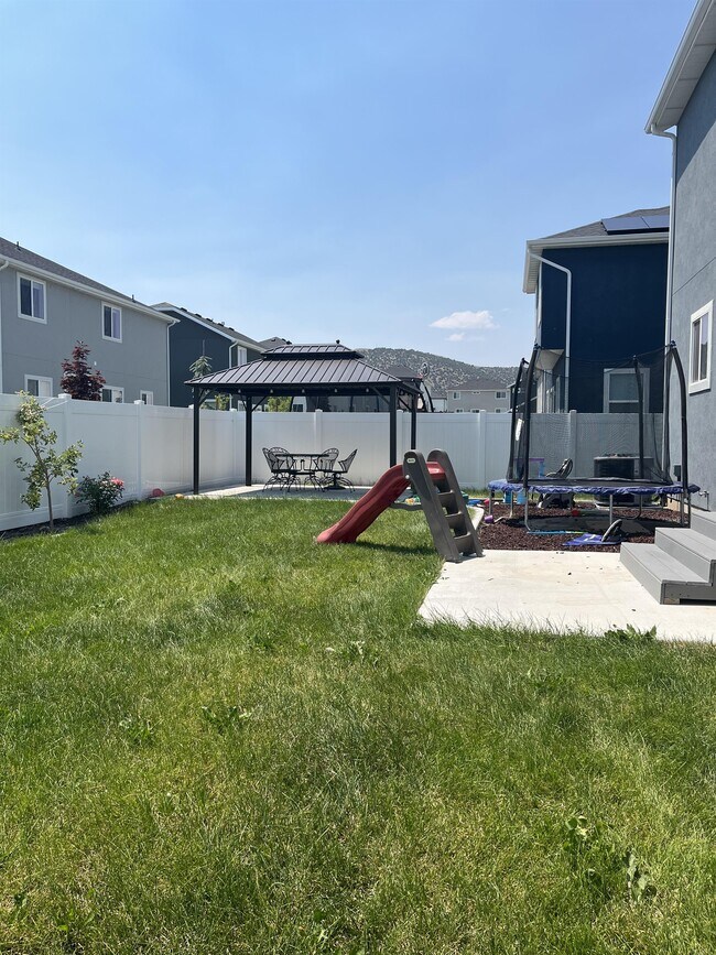 Building Photo - 4592 Rustic Ranch Way