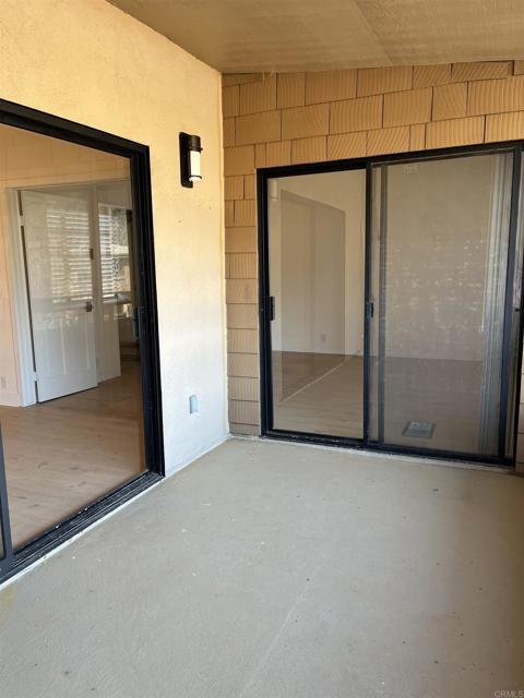 Building Photo - 8840 Villa La Jolla Dr