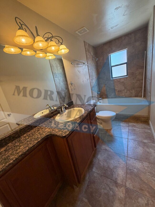 Building Photo - 4648 Mesa Rico Dr
