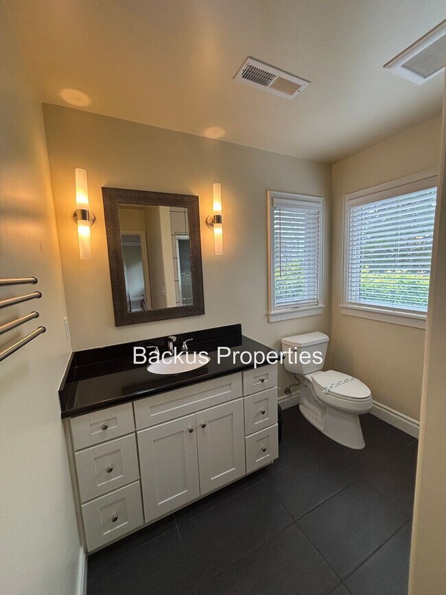 Building Photo - Stunning three bedroom home in picturesque...