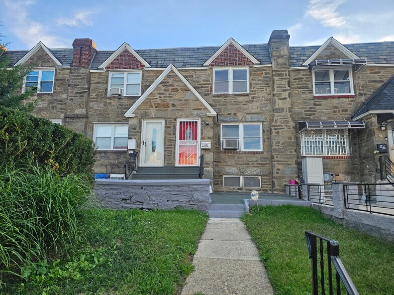 Front Entrance - 1268 Stirling St
