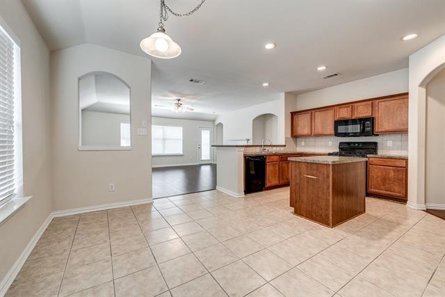 Building Photo - 5448 Lavaca Rd