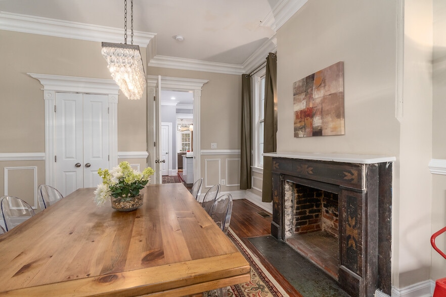 dining room - 403 P St NW