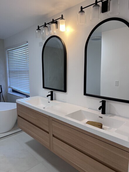 Building Photo - 10920 Haydn Dr