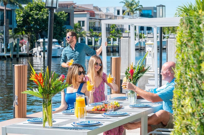 Building Photo - 2740 NE 15th St