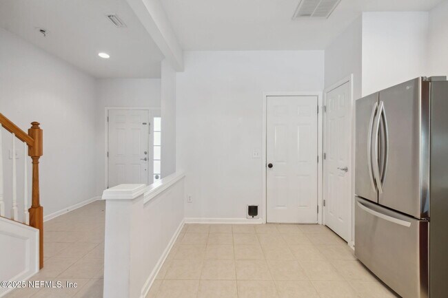 Building Photo - 13362 Stone Pond Dr