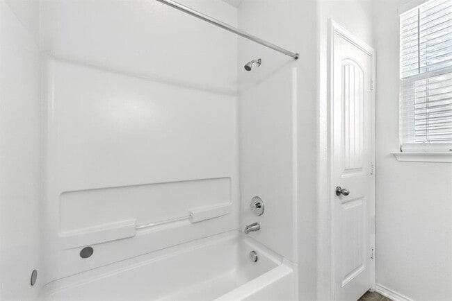 Building Photo - 173 Apricot Dr