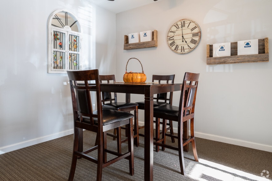 Dining Room - Arbor Lane