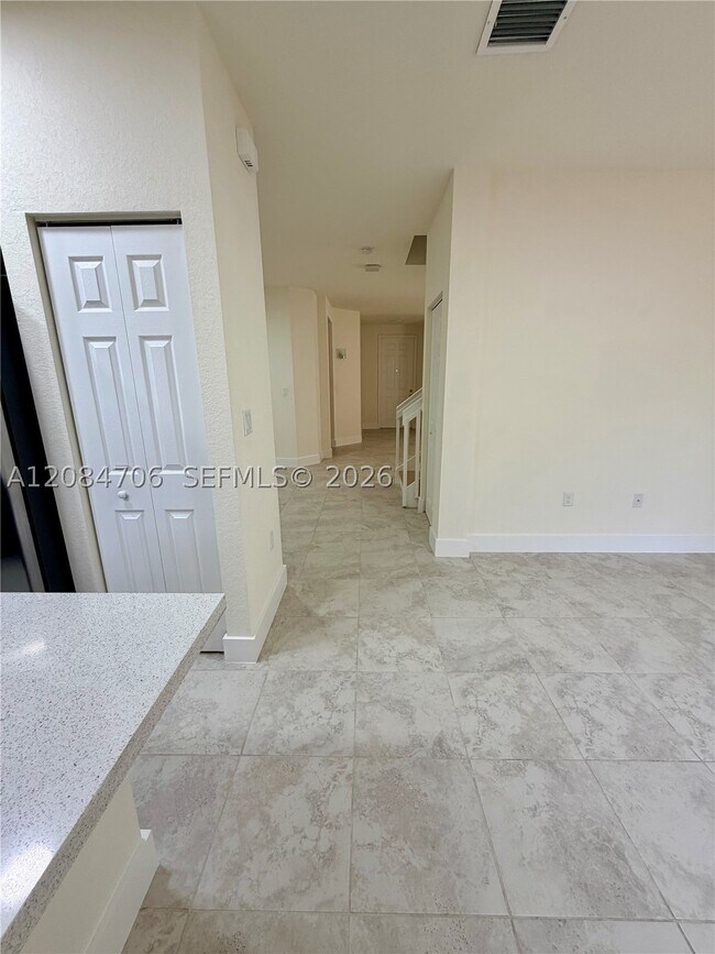Building Photo - 6561 N Anise Ct