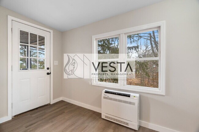 Building Photo - 2383 Dutch Cove Rd