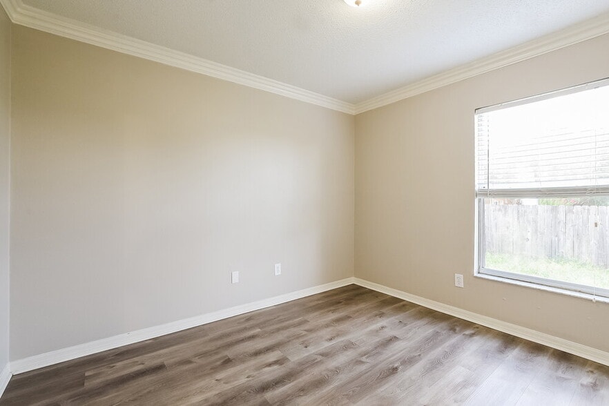 Building Photo - 4201 Shadow Creek Cir