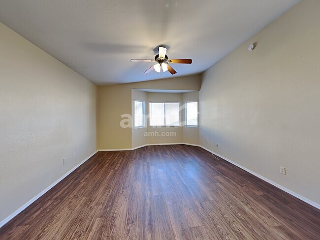 Building Photo - 5073 E Butterweed Dr