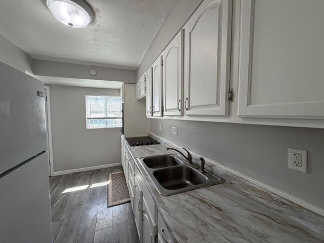 Building Photo - Lovely 3 Bedroom / 1 Bath for Rent - Section 8 Welcome