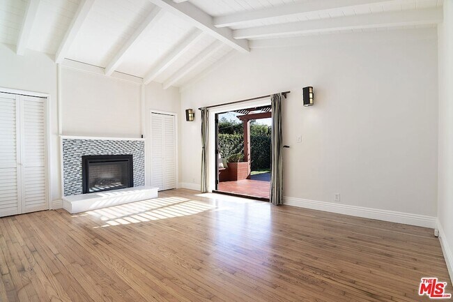 Building Photo - 6322 W 79th St