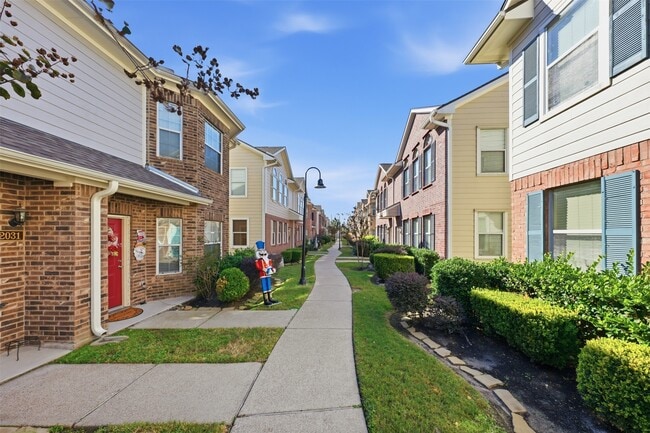 Building Photo - 1929 Kemah Village Dr