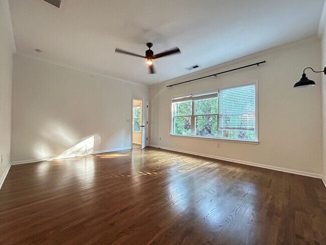 Building Photo - 951 Opelousas Way