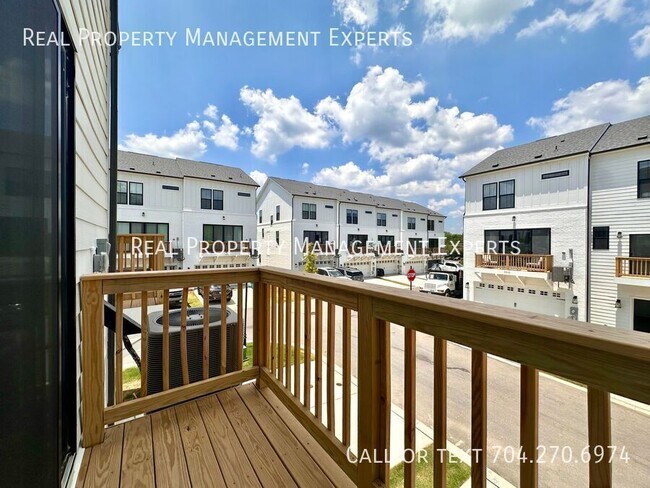 Building Photo - 5027 Layman Dr
