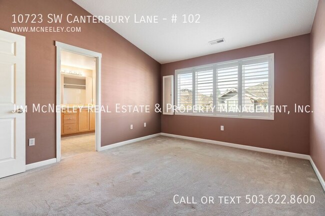 Building Photo - Beautiful 3BR Townhome in Tigard – Private...