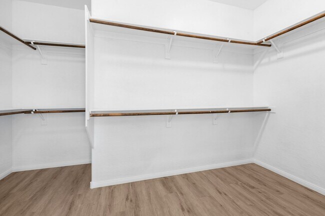 Building Photo - Well-Maintained 4-Bed, 3-Bath Home in Gated Community