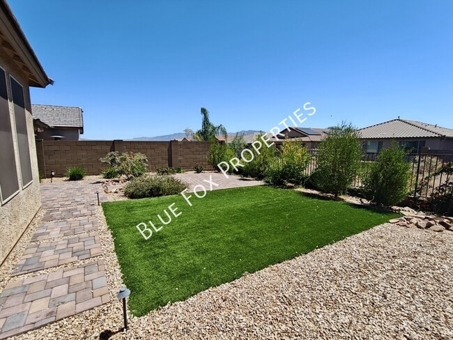 Building Photo - 8454 N Lone Ranger Rd