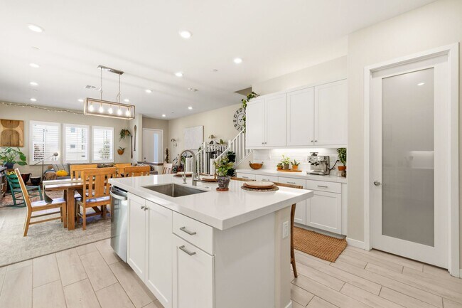 Building Photo - 27233 W Red Willow Ct
