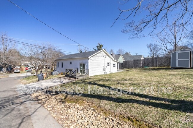 Building Photo - 1900 Edgewood Ave