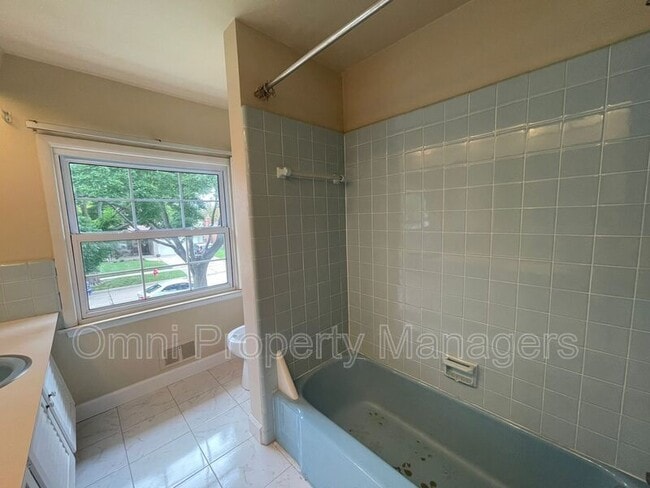 Building Photo - 31245 Bretz Dr