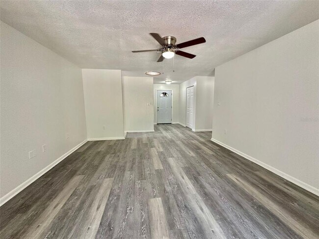 Building Photo - 22 Cedar Dr