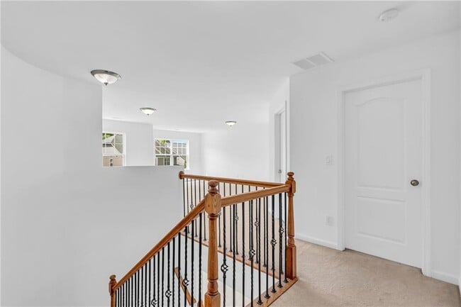 Building Photo - 5480 Beaver Ridge Dr