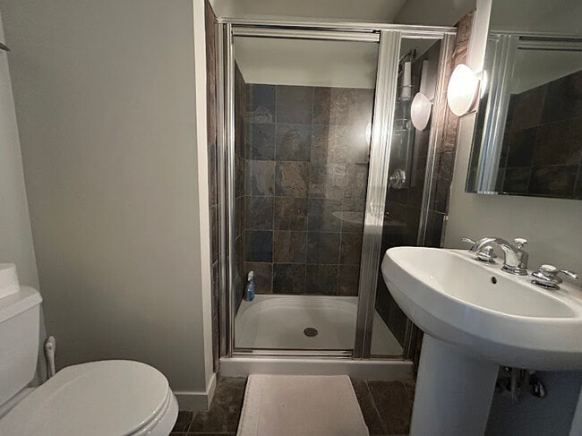 Building Photo - 4577 Madison Ave