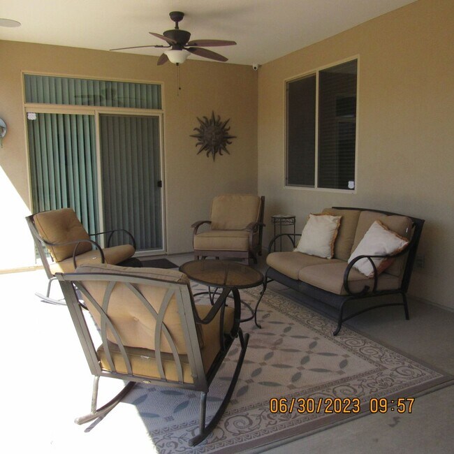 Building Photo - Beautiful Home with 57ft Boat Deep Garage! Can be rented Furnished or Unfurnished