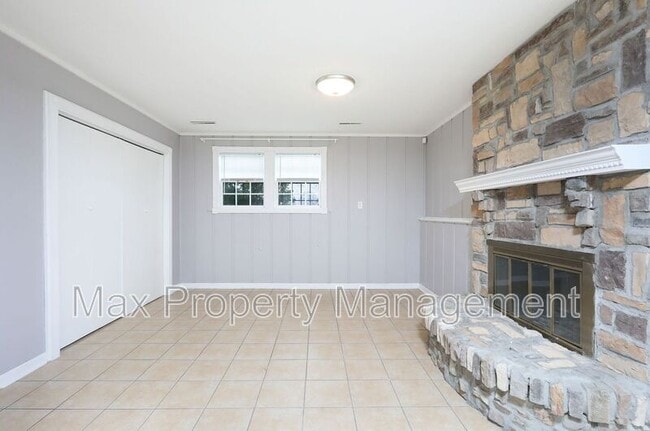 Building Photo - 1040 39th St