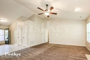 Building Photo - 557 E Pine Ridge Dr