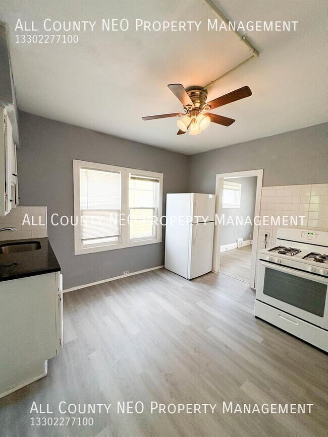 Building Photo - 3452 W 91st St
