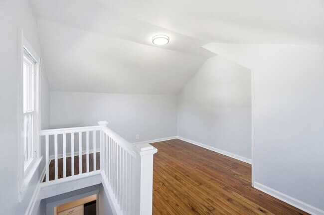 Building Photo - 413 Lockwood Ave