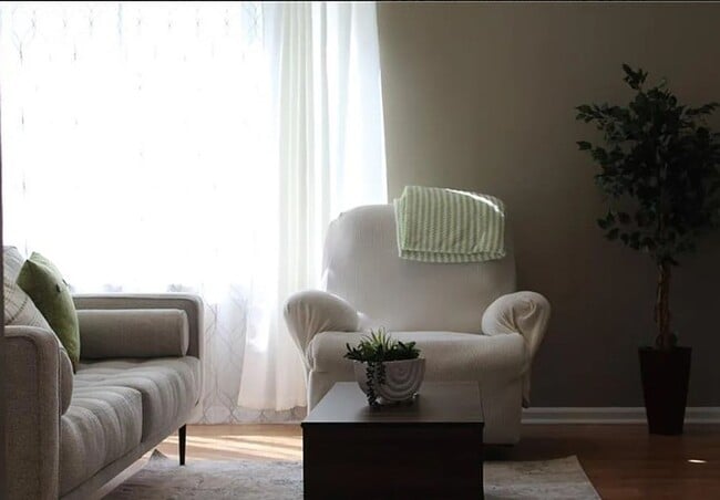 Building Photo - 15 Renwick St