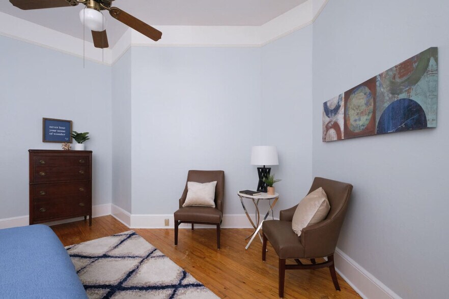 Building Photo - 240 SW 3rd St