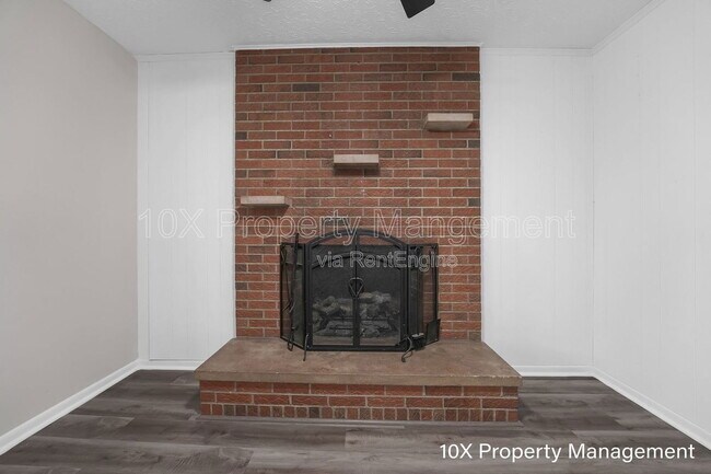 Building Photo - 2892 Longfield Rd