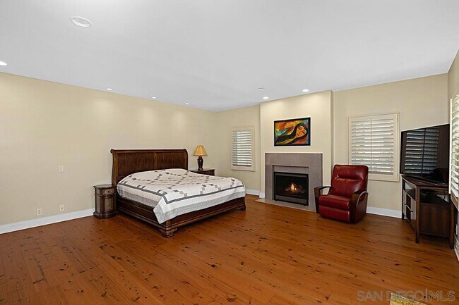 Building Photo - 927 Tingley Ln