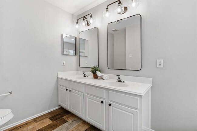 Building Photo - 62 Marble Rock Pl
