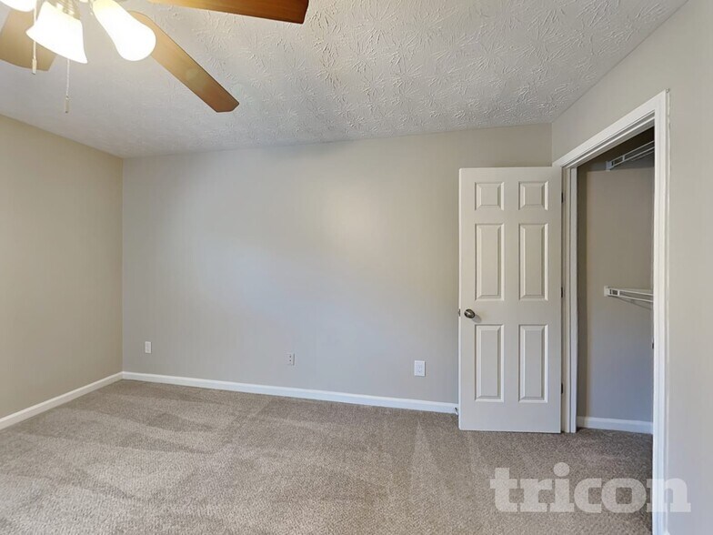 Building Photo - 1485 Rose Pointe Dr