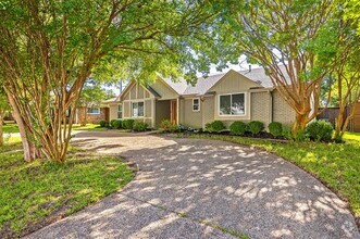 Building Photo - 7251 Crooked Oak Dr