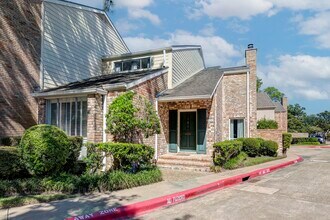 Building Photo - 5816 Lynbrook Dr