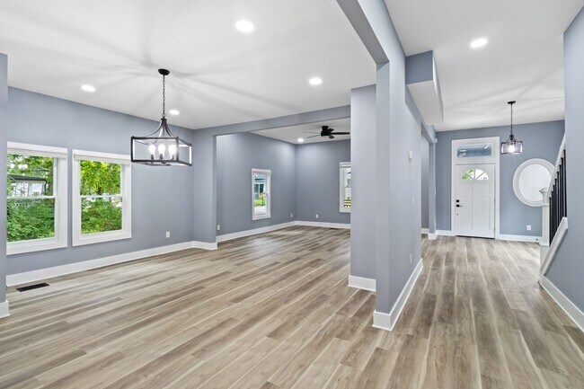 Building Photo - Stunning Fully Renovated Home in the Heart of Historic Oakland City