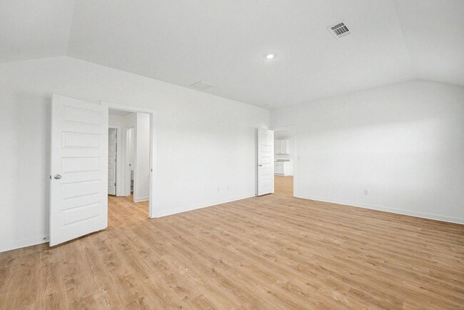 Building Photo - 3101 Laredo Ln