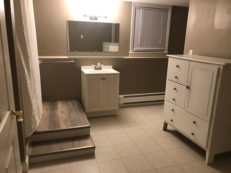 Building Photo - 19 Mason Rd