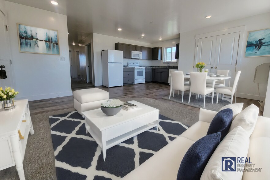 Building Photo - 5963 N Freedom Rd